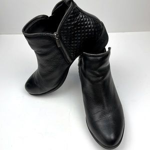 Lucky Brand Black Leather Ankle Bootie with Zipper and Quilting Details Size 12